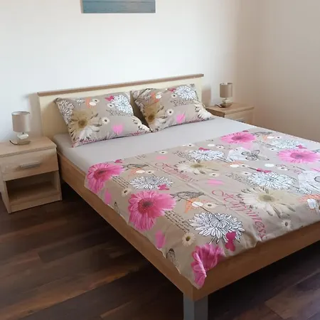 Apartament Karlo *